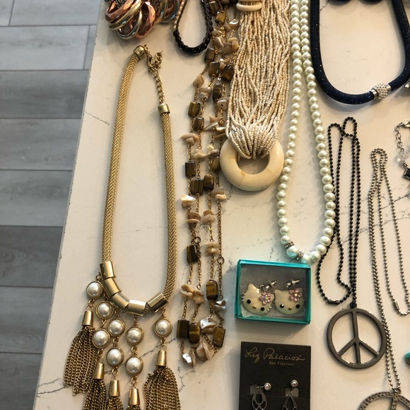 35 pc. Collection new fashion jewelry. - Picture 5 of 7